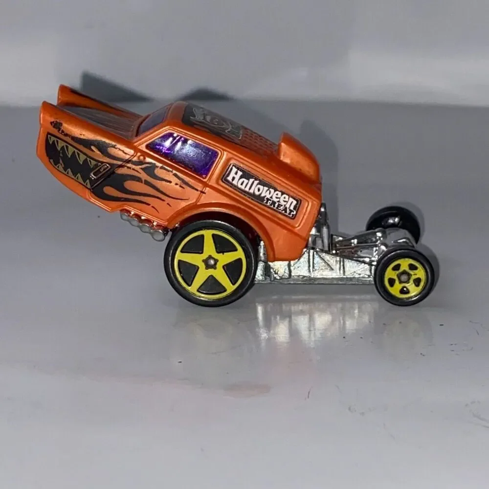 Hot Wheels Poppa Wheelie 1/5 Diecast Van 5/365 Holiday Racers 2013 Halloween